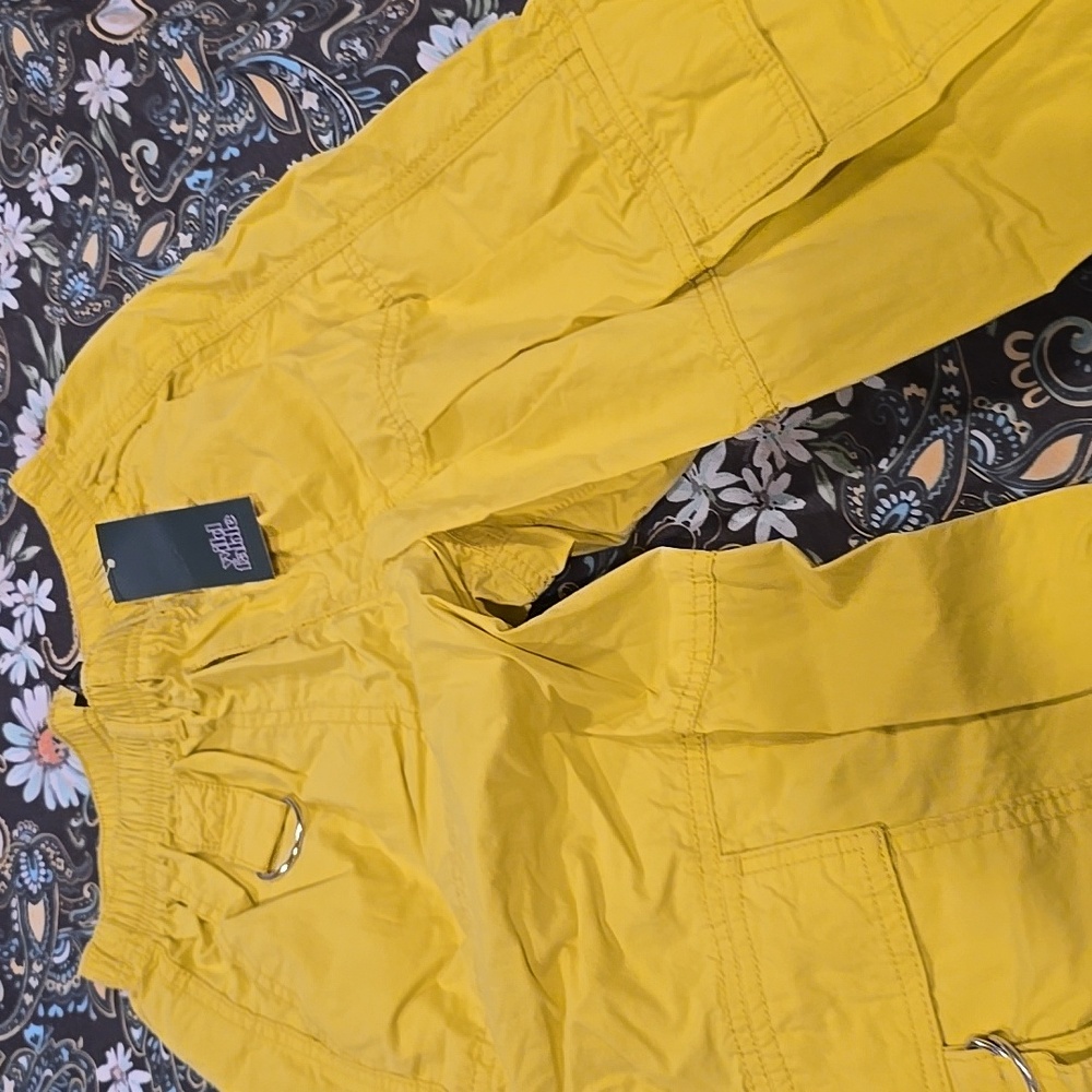 ❤️10/$16 New Yellow Cargo Pants - Picture 3 of 3